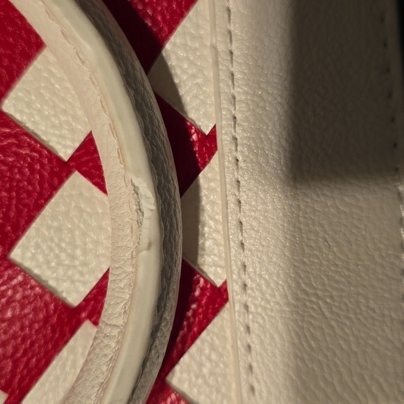 Betsey Johnson Unbeweavable Satchel white and fushia - Picture 8 of 16